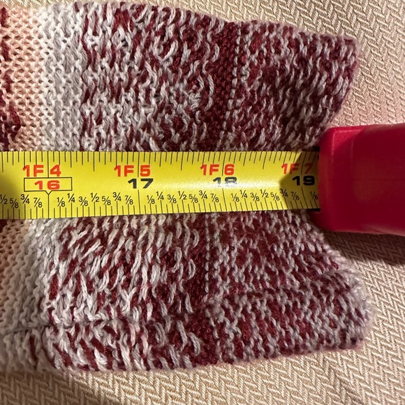 Rewind Gray Red Winter Sweater Bottom Lace Snowflakes Longer In Back SZ XS - Picture 12 of 13